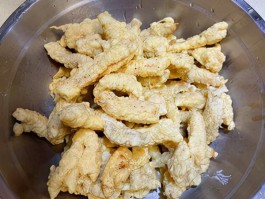 软炸里脊(软炸里脊面糊怎么调)