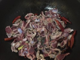 鸡胗的做法大全(蒜苔炒鸡胗的做法大全)