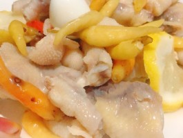 泡椒鸡爪(泡椒鸡爪的制作方法和配料)