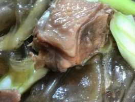 粉皮鸡的做法(蘑菇粉皮鸡的做法)