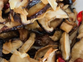 香菇炒肉(香菇炒肉的营养价值和功效)