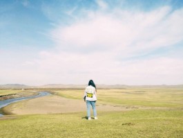 草原旅行拍照技巧与方法图片(草原旅行拍照技巧与方法图片大全)