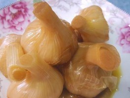 糖醋蒜的家庭做法(糖醋蒜的家庭做法视频教程)