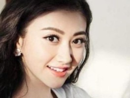 她病逝的消息惊动了半个娱乐圈(她死了遗体面目全非灵魂却飘荡在上空免费阅读)