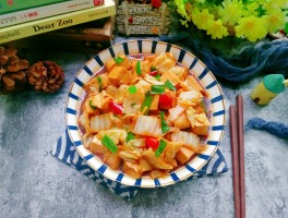 白菜炖豆腐的做法(西红柿白菜炖豆腐的做法)
