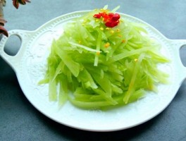凉拌莴笋的做法(凉拌莴笋的做法视频大全图片)