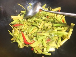 空心菜梗的做法(空心菜梗的做法大全家常炒菜)