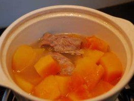 木瓜炖排骨(木瓜炖排骨汤)