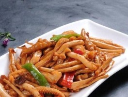 炒鱿鱼的做法大全(炒鱿鱼的做法大全 家常做法)