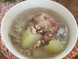 冬瓜薏仁排骨汤(冬瓜薏仁排骨汤做法)