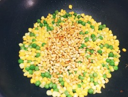 松仁玉米的做法(松仁玉米的做法家常)