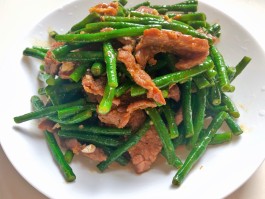 豇豆炒肉的做法大全(豇豆炒肉,简单的家常菜,好吃又下饭!)