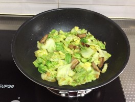 手撕包菜做法(手撕包菜做法文字)