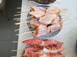 家庭烤肉的做法(家庭烤肉的做法和配料视频教程)