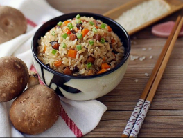 焖饭的做法大全(海鲜焖饭的做法大全)