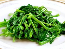 茼蒿的做法(笔管炒茼蒿的做法)