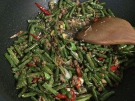 豇豆炒肉的做法(豇豆炒肉的做法大全家常菜)