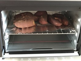 烤箱烤红薯(烤箱烤红薯温度和时间)
