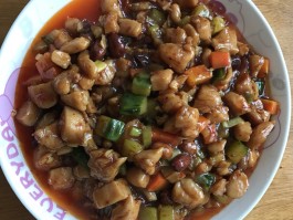 川菜宫保鸡丁的做法(川菜宫保鸡丁的做法家常菜简单的做法)