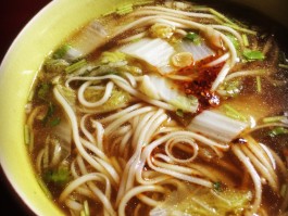 清汤挂面(清汤挂面怎么做好吃又简单)