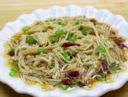 炒金针菇(炒金针菇怎么做好吃又简单视频)