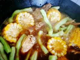 炖菜的做法(鲤鱼锅炖菜的做法)