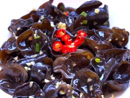 黑木耳的做法(芹菜炒黑木耳的做法)