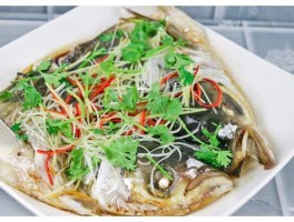 清蒸鱼头的做法(清蒸鱼头的做法大全)