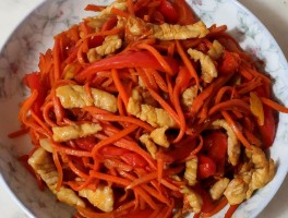 胡萝卜炒肉(胡萝卜炒肉家常做法)
