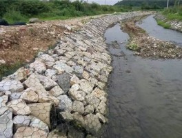 京津冀暴雨仍在加强，北京门头沟山洪暴发冲走大量汽车，石太线铁路桥被冲断，汽车被「泡」如何申请保险理赔？的简单介绍