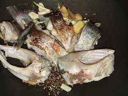 鲢鱼炖豆腐(鲢鱼炖豆腐煲)