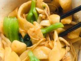 油泼面做法步骤(油泼面的做法教程)