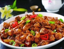 大盘鸡的制作方法(大盘鸡的制作方法和配料)