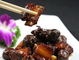 话梅排骨(话梅排骨是什么菜系)