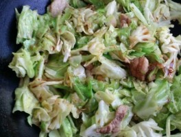 大头菜炒肉(大头菜炒肉热量)