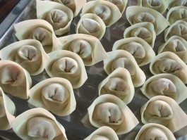 虾仁馄饨的做法(虾仁馄饨的做法 简单方便好吃窍门)