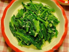 蒜蓉油麦菜(蒜蓉油麦菜最正宗的做法)