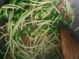 豌豆苗的做法(豌豆苗的做法家常做法)