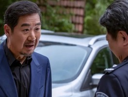 包含张艺谋新片《坚如磐石》定档9月28日，你对这部电影有何期待？的词条