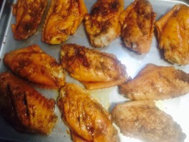 电烤箱烤鸡翅(电烤箱烤鸡翅多长时间是温度多少)