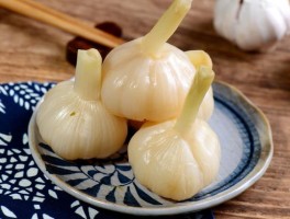 正宗糖蒜的腌制方法(正宗糖蒜的腌制方法六斤)