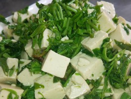 香椿拌豆腐(香椿拌豆腐什么意思)