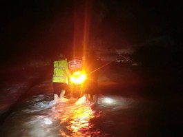 包含四川雅安雨城区鱼鳞坝「网红打卡点」河水突涨已致7人遇难，现场搜救情况如何？的词条