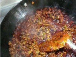 牛肉辣椒酱的做法大全(做辣椒酱需要放什么配料)