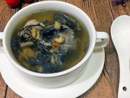 乌鸡的营养价值(乌鸡的营养价值及功效和禁忌)