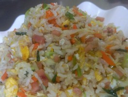 蛋炒饭的做法(蛋炒饭的做法及配料)