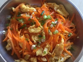 红萝卜炒鸡蛋(红萝卜炒鸡蛋的功效与作用)