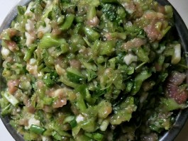 芹菜饺子馅的做法(芹菜饺子馅的做法及配料)