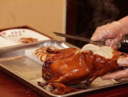 北京烤鸭的做法(北京烤鸭的做法和配料配方)