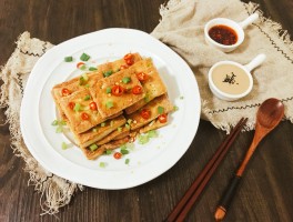 煎豆腐(煎豆腐怎样不粘锅底)